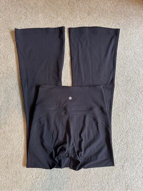 lululemon Groove Nulu Super-High-Rise Flared Pant Women’s Size 6 Inseam 32 Black